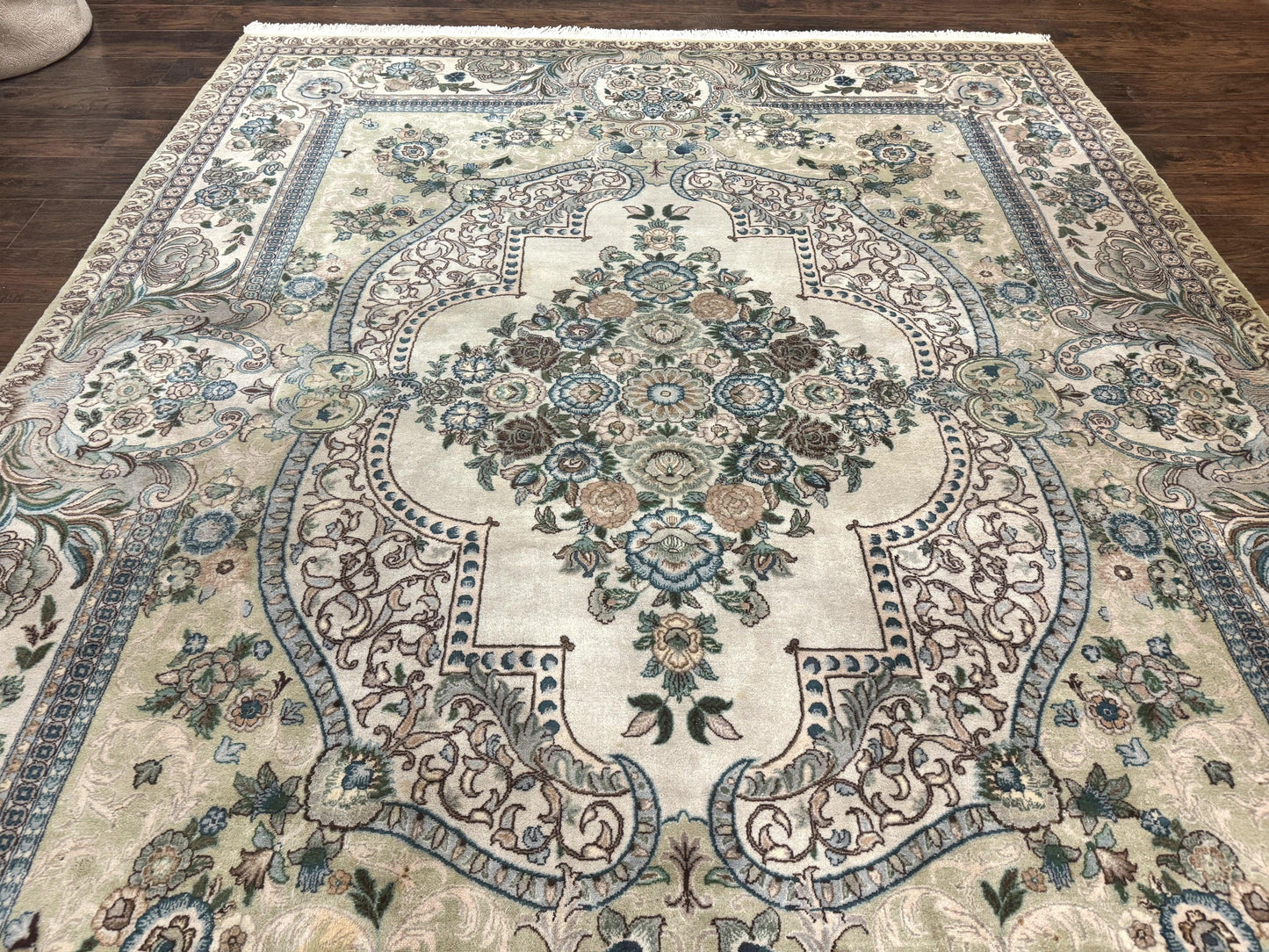 Handmade Persian Rug Wool Vintage Floral Medallion Oriental Carpet 8 By 10.6