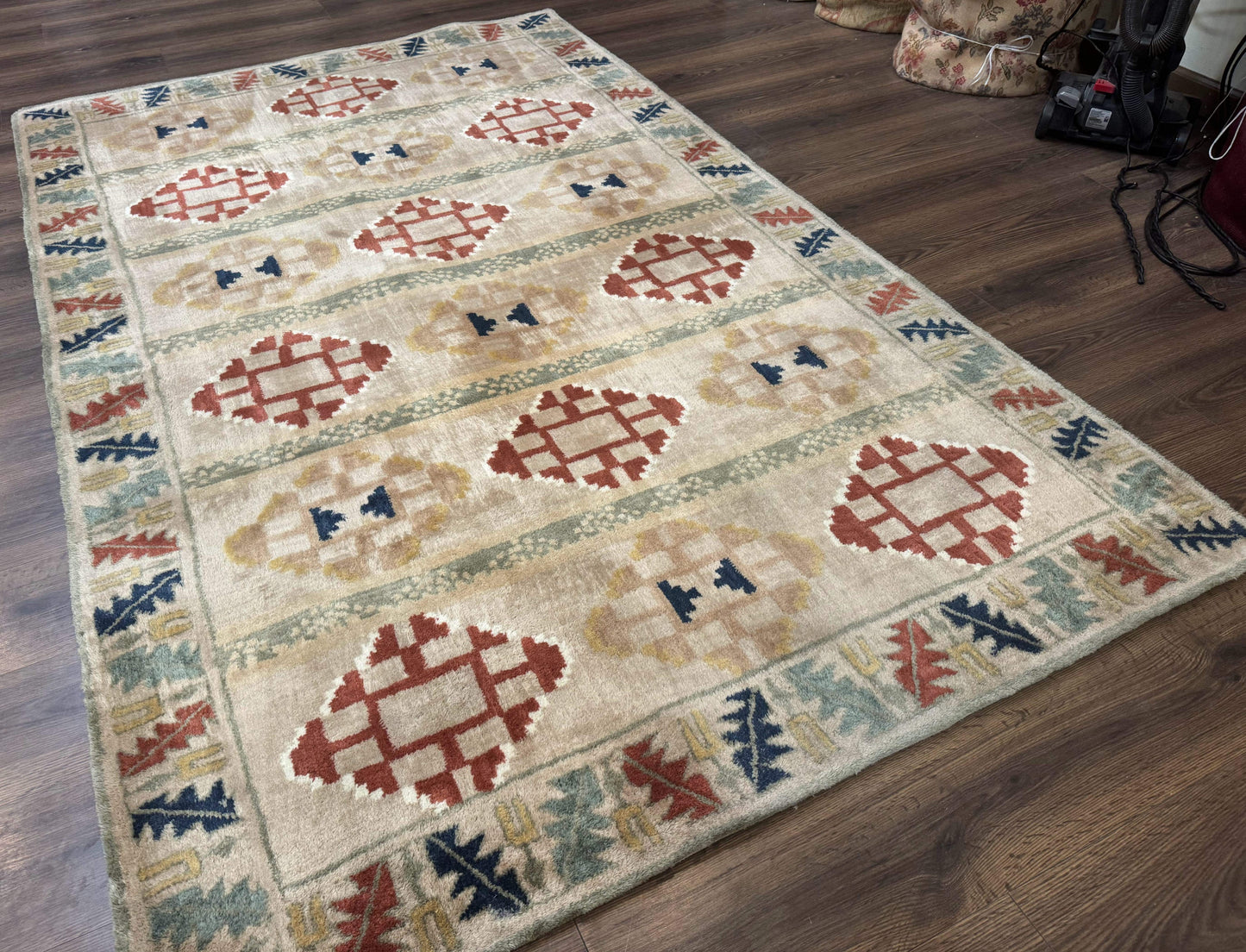 Geometric Design Area Rug 5x8, Beige and Rust Red