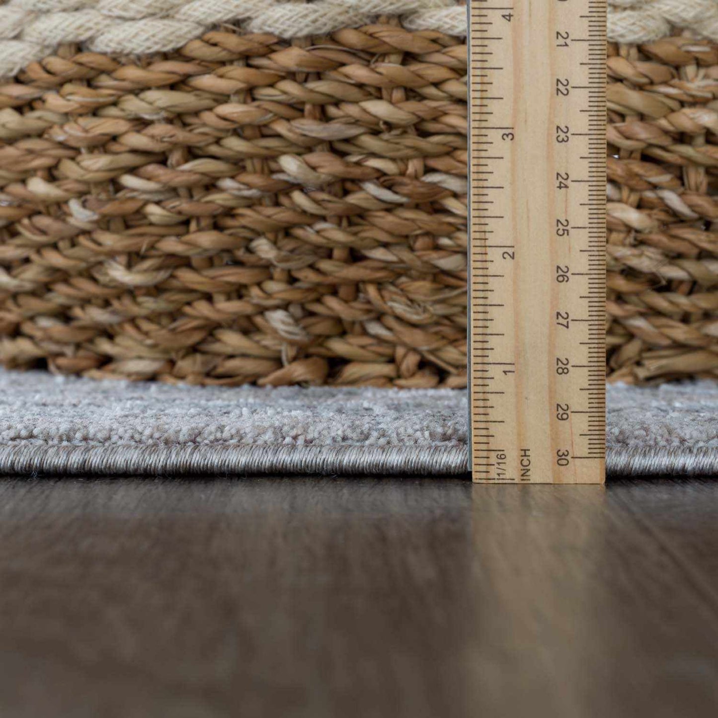 Modern Geometric Area Rug - Stylish Home Decor for Earlsfield
