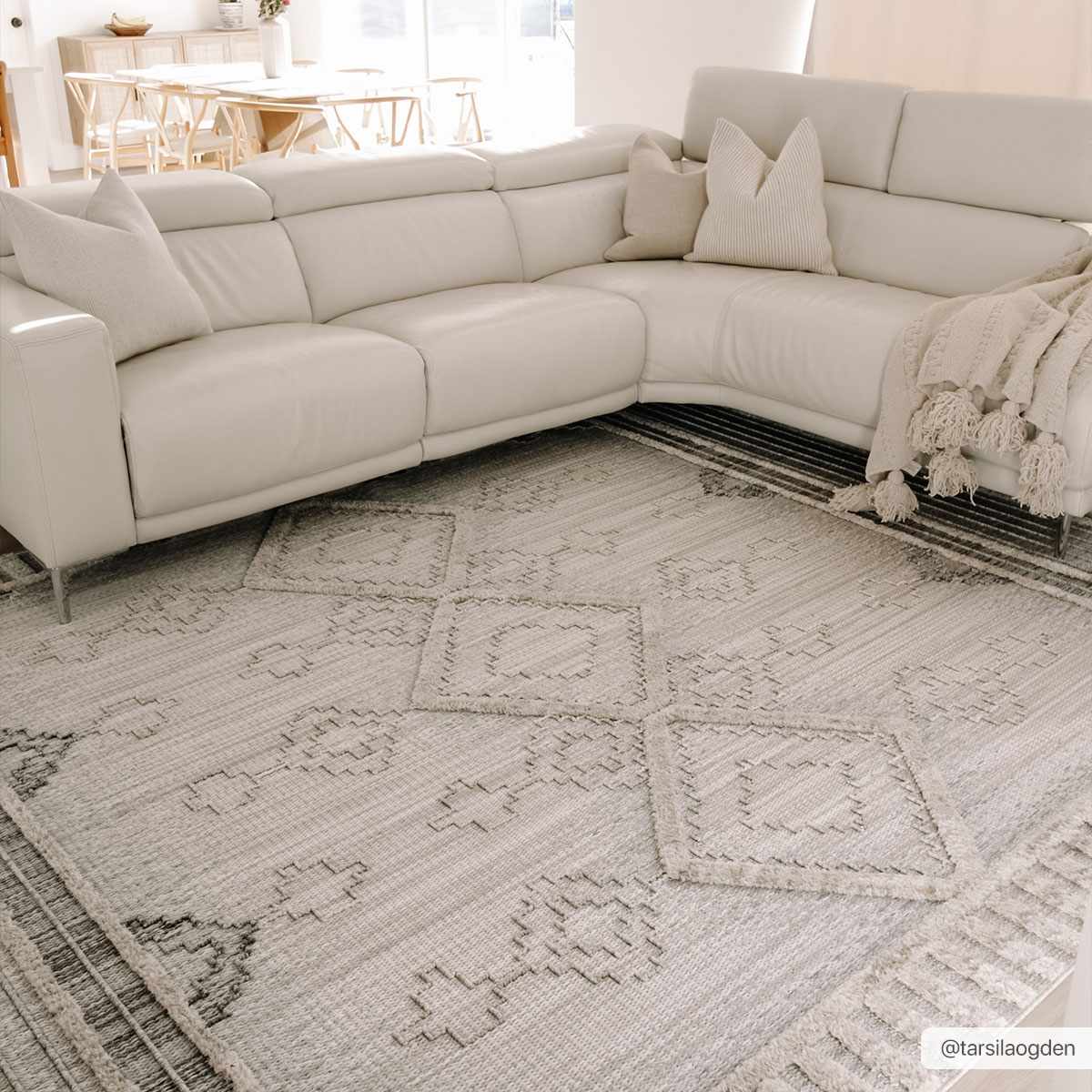 Rustic Area Rug - Amaga Collection for Cozy Home Decor