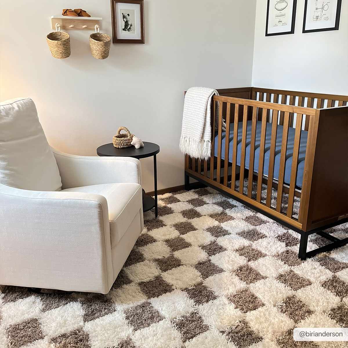 Brown Checkered Area Rug - Cozy Stylish Home Decor