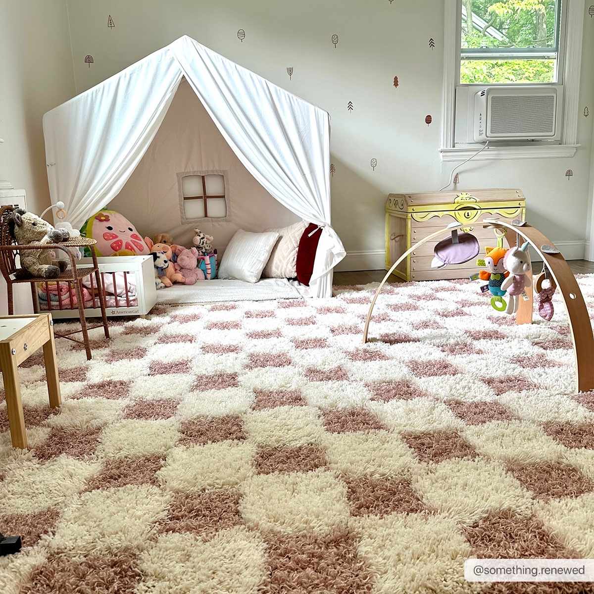 Pink Checkered Shag Rug - Cozy Stylish Room Accent