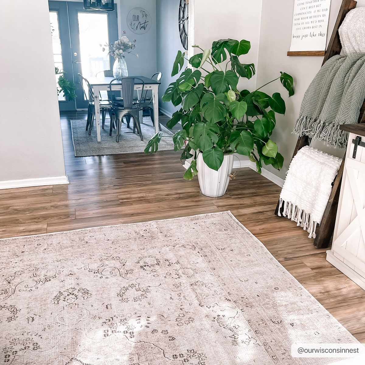 Vintage Washable Flat Pile Rug - Timeless Bethany Design for Home Decor