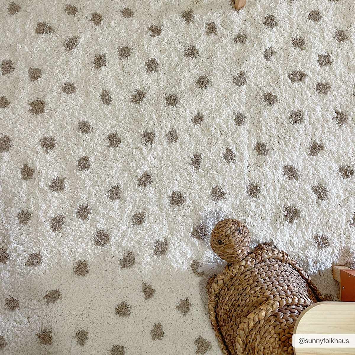 Plush Dotted Area Rug - Cream Gray Cozy Home Decor