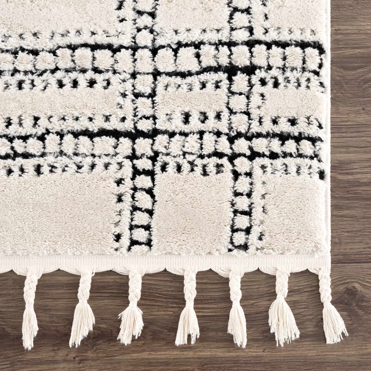 Modern Geometric Area Rug - Black and White Stylish Home Décor