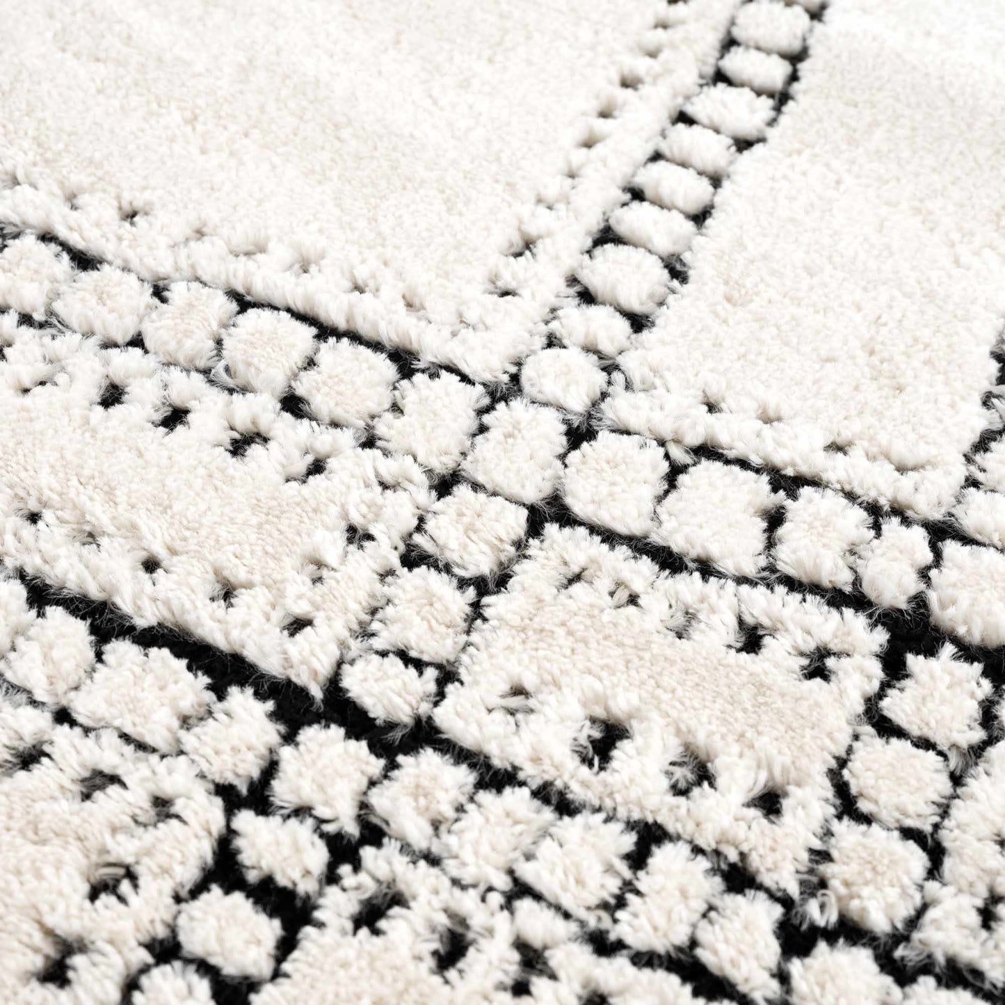 Modern Geometric Area Rug - Black and White Stylish Home Décor