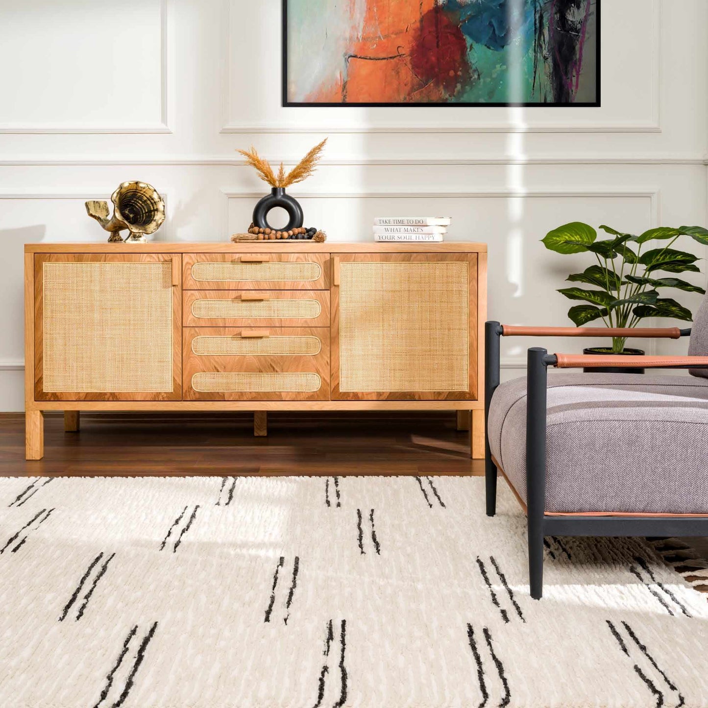 Striped Riad Rug with Tassels - Black and White Design