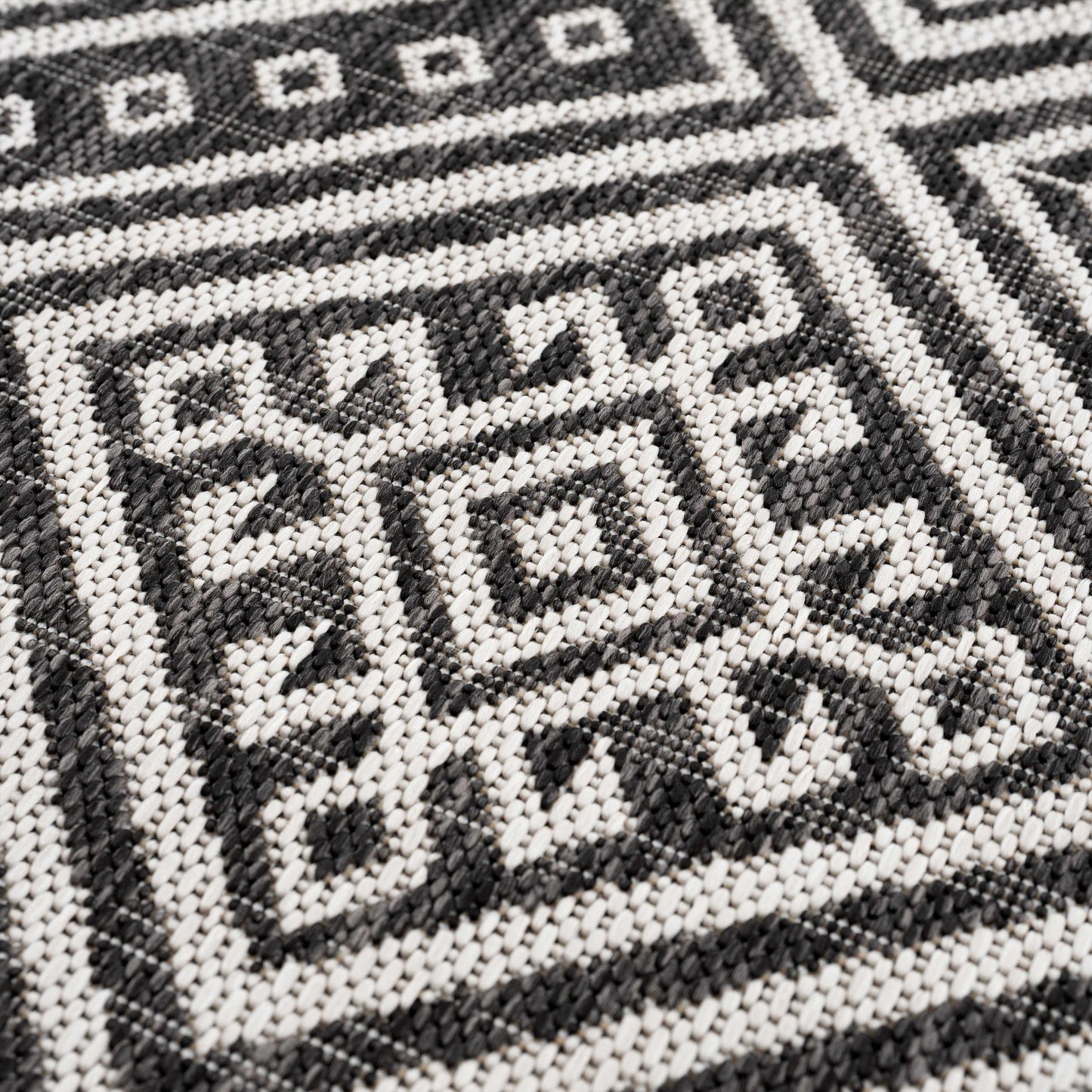 Frankville Performance Rug - Black and White All-Over Design for Stylish Interiors