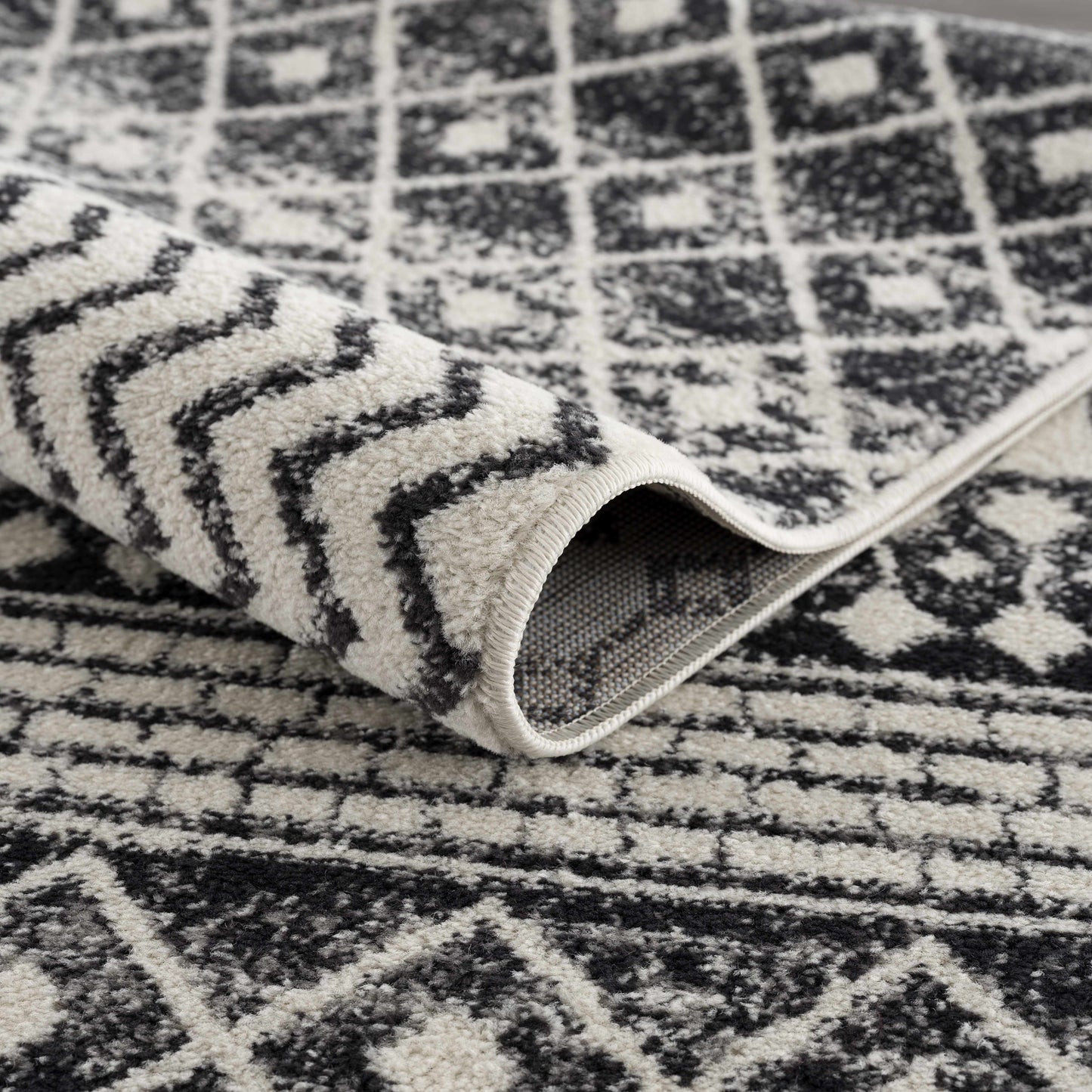 Moroccan Constantin Rug - Elegant Handcrafted Design for Cozy Spaces