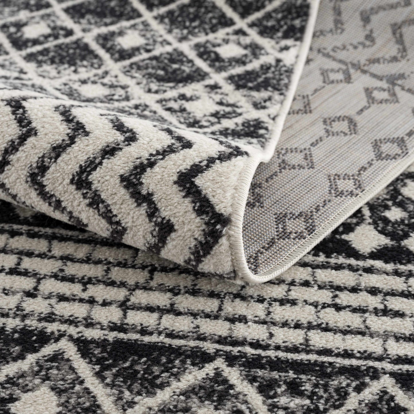 Moroccan Constantin Rug - Elegant Handcrafted Design for Cozy Spaces