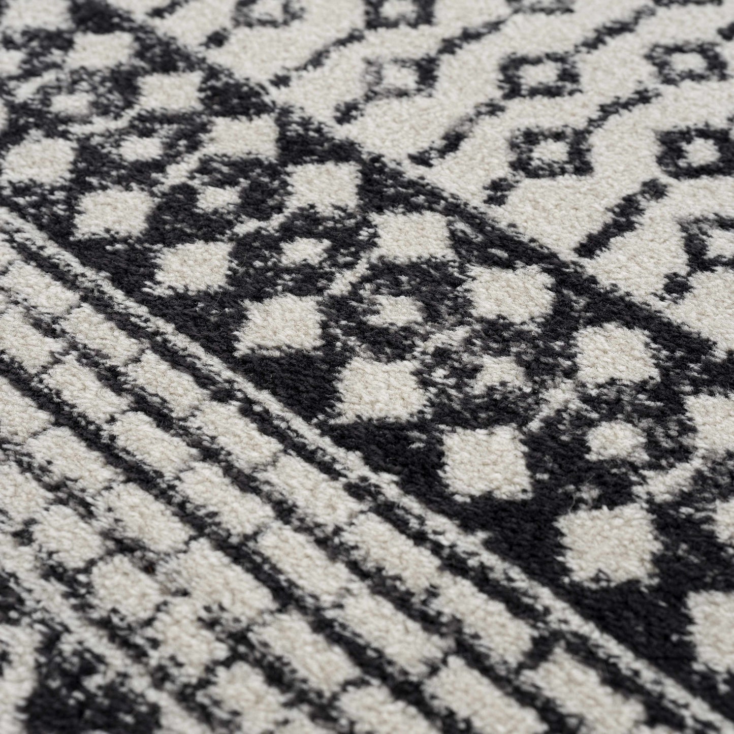 Moroccan Constantin Rug - Elegant Handcrafted Design for Cozy Spaces