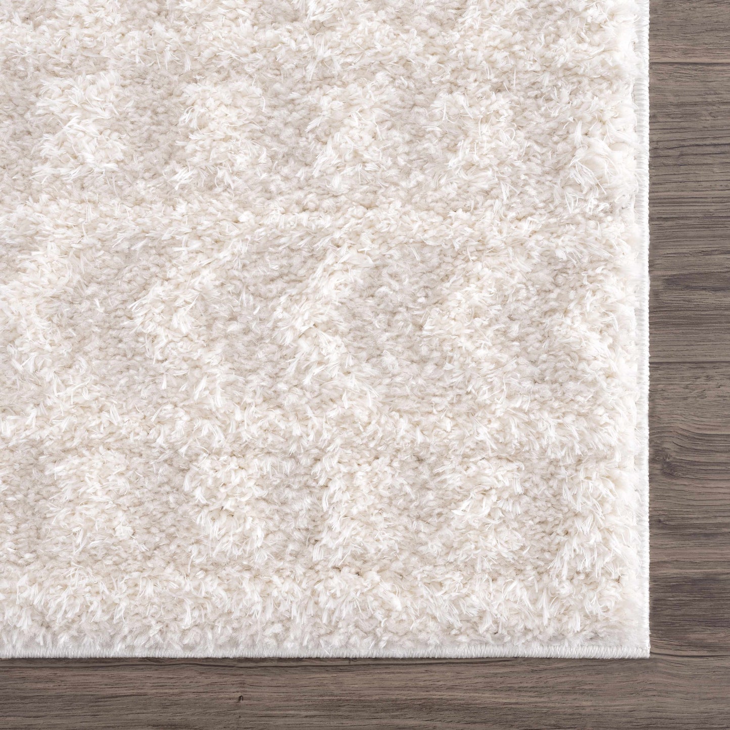 Plush Cream Diamond Area Rug - Cozy Home Decor Rug