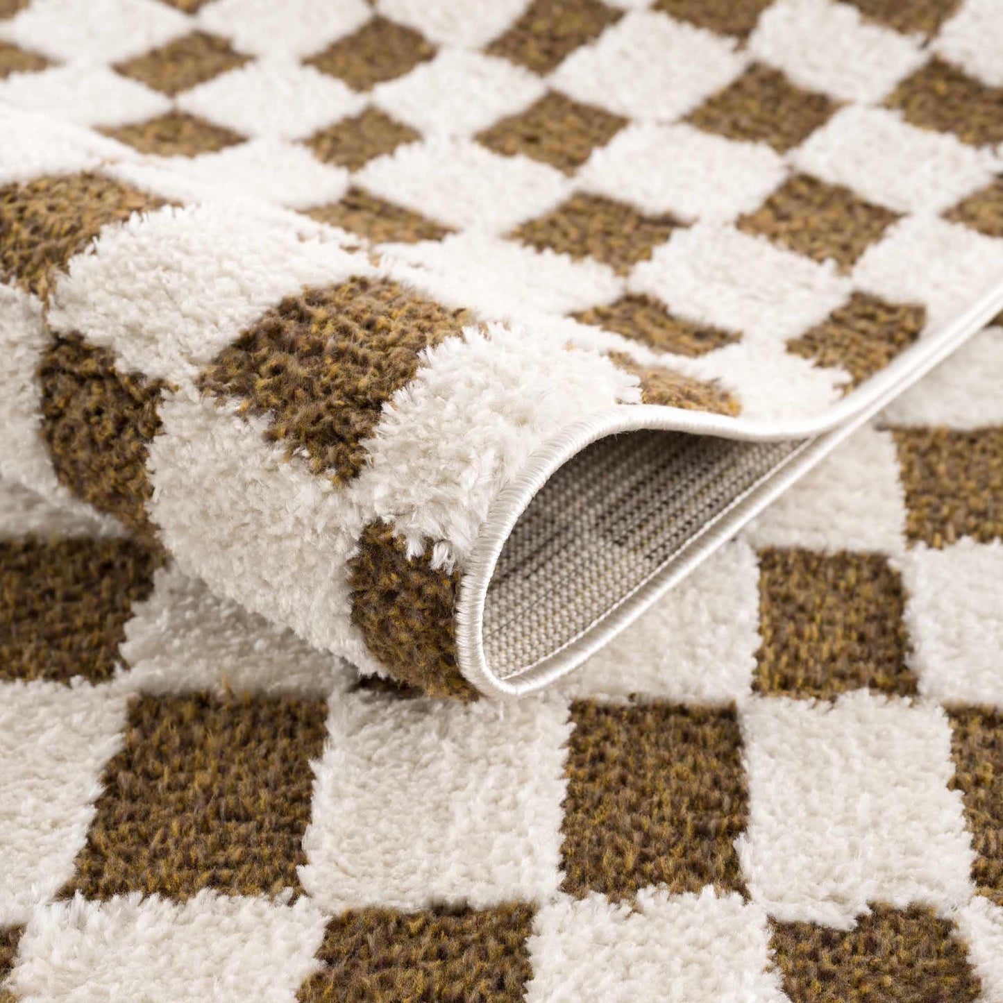 Brown Checkered Area Rug - Cozy Home Décor Accent