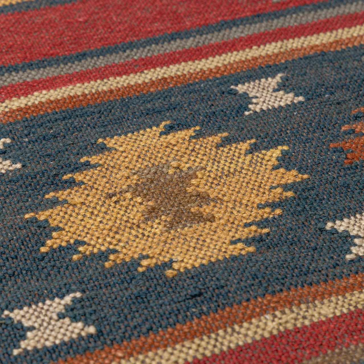 Hedon Wool Area Rug - Cozy Modern Design for Stylish Spaces