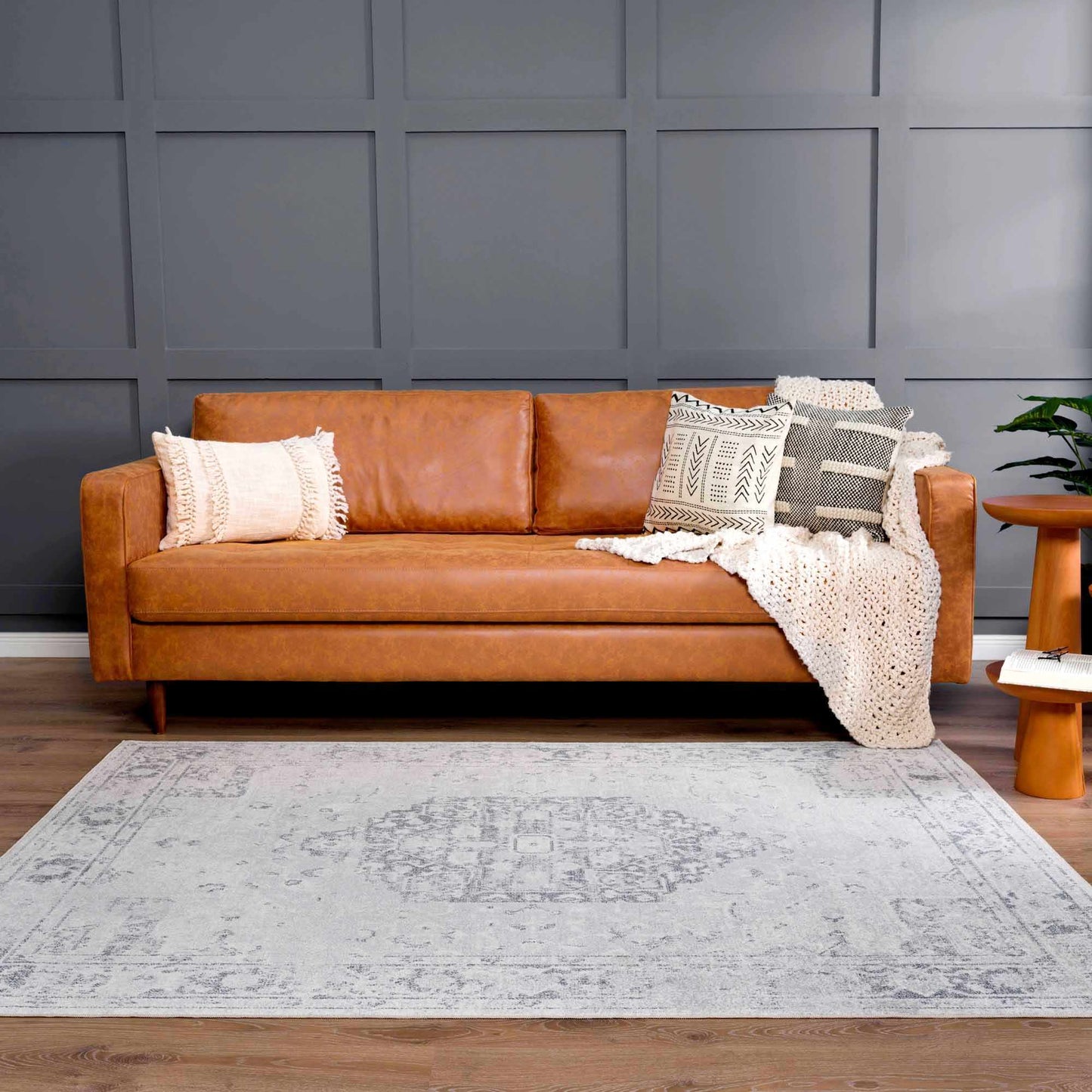 Washable Flat Pile Rug - Stylish Durable Home Decor in Akram Antrasit