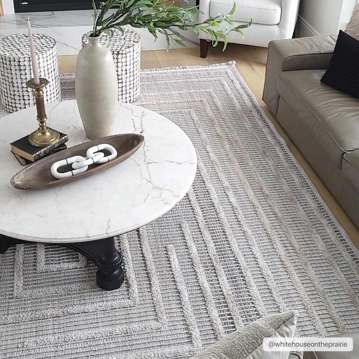 Modern Geometric Area Rug - Stylish Living Room Bedroom Decor