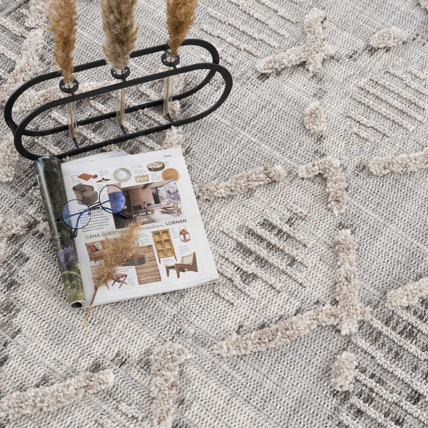 Rustic High-Low Area Rug - Cozy Home Décor Accent