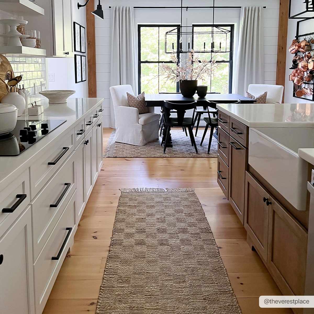 Checkered Jute Area Rug - Eco-Friendly Home Decor