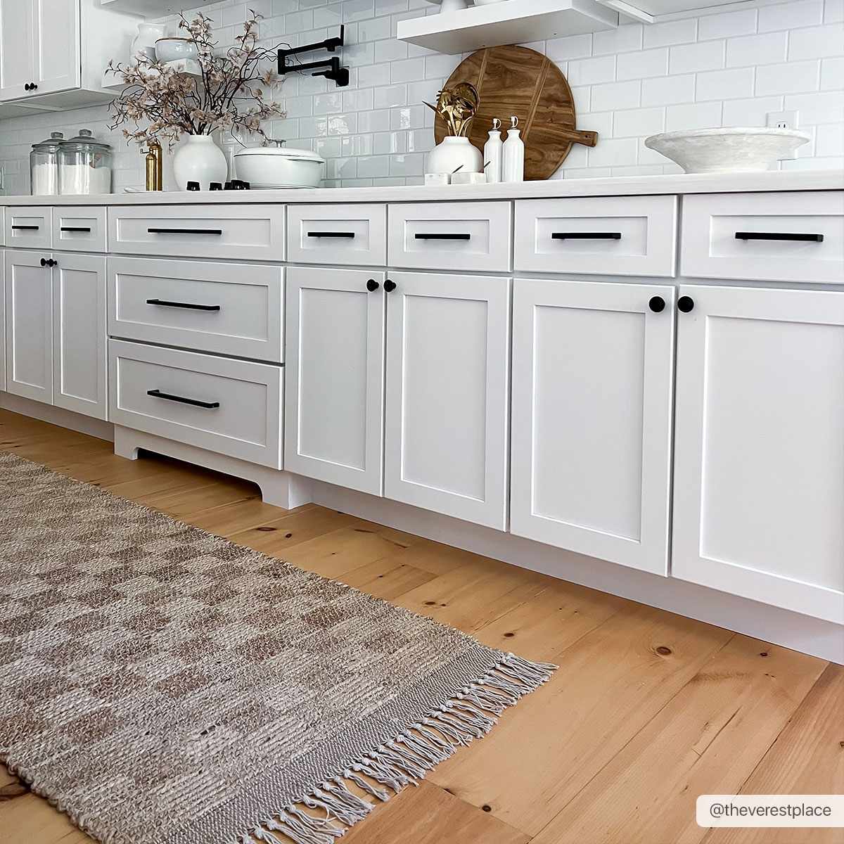 Checkered Jute Area Rug - Eco-Friendly Home Decor