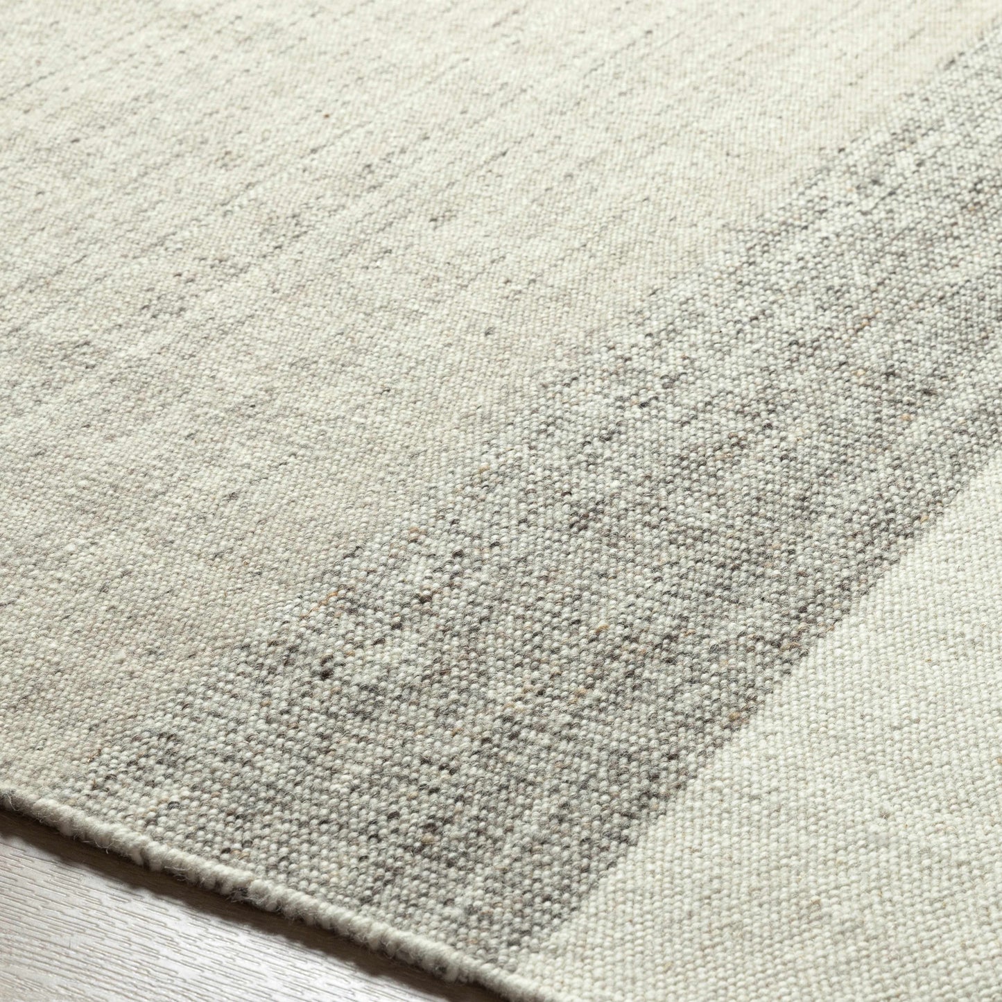 Lieve Area Rug - Soft Stylish Floor Covering for Cozy Spaces