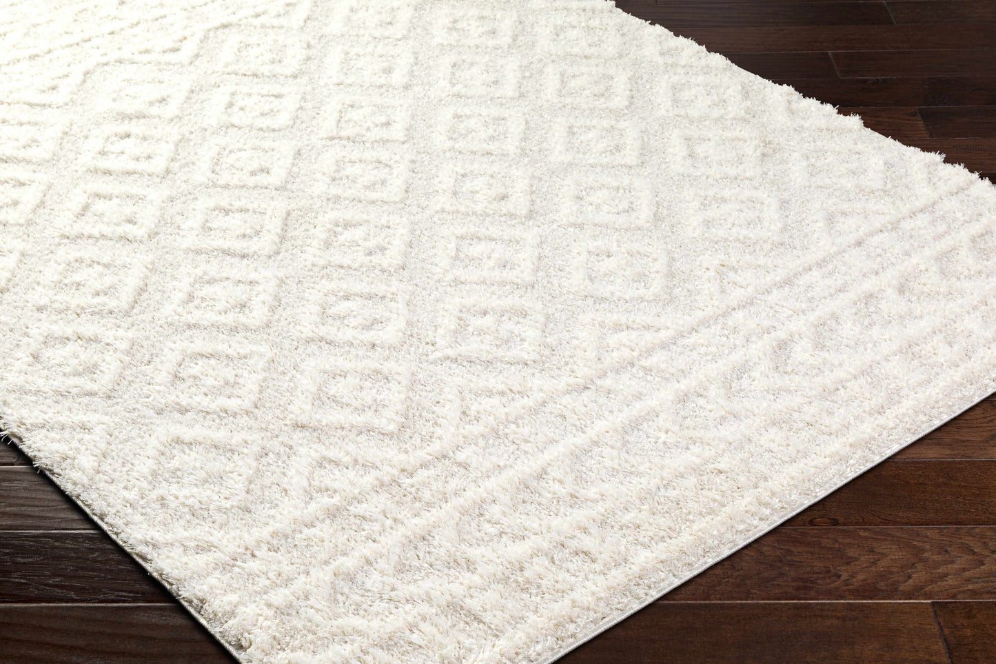 Plush Cream Diamond Area Rug - Cozy Home Decor Rug