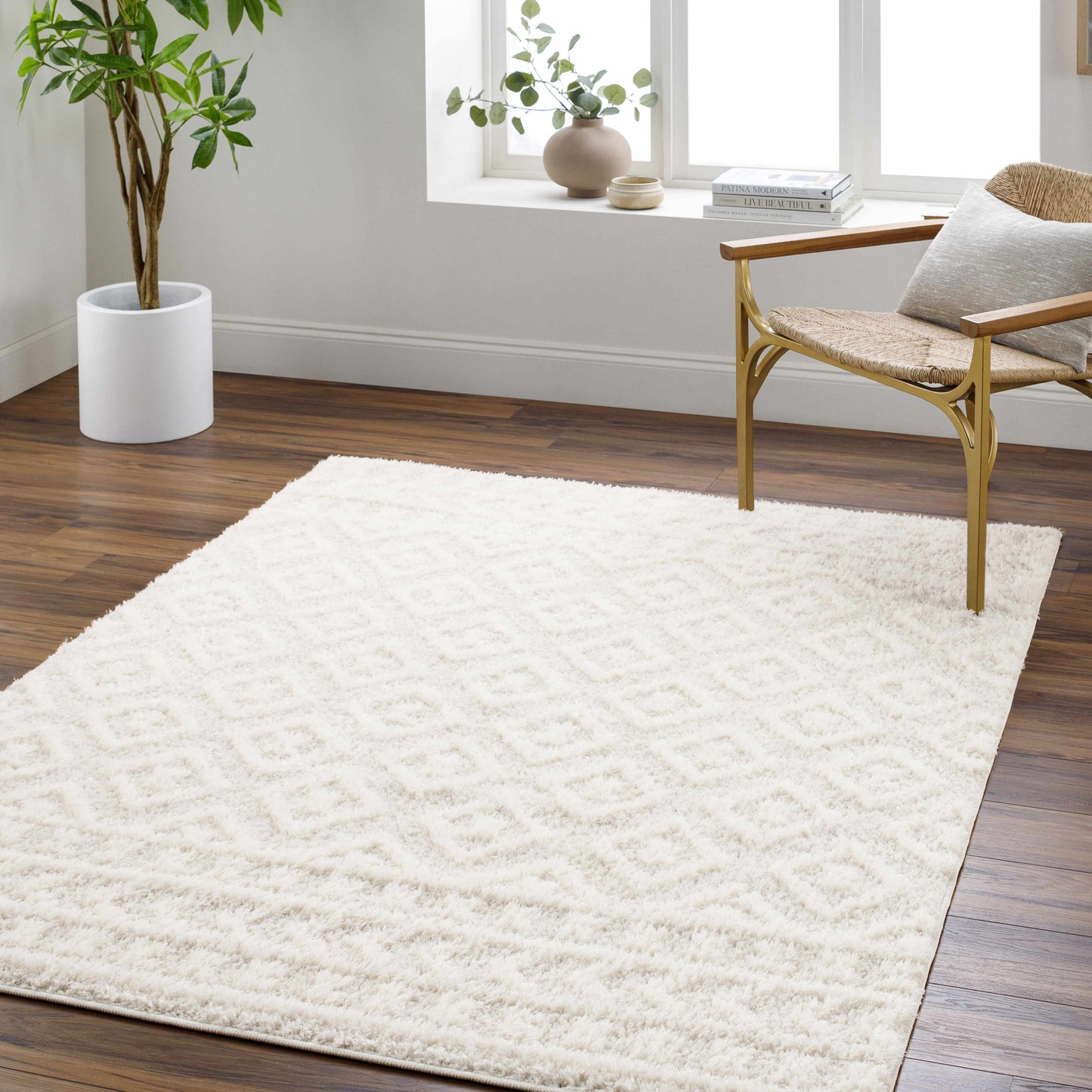 Plush Cream Diamond Area Rug - Cozy Home Decor Rug