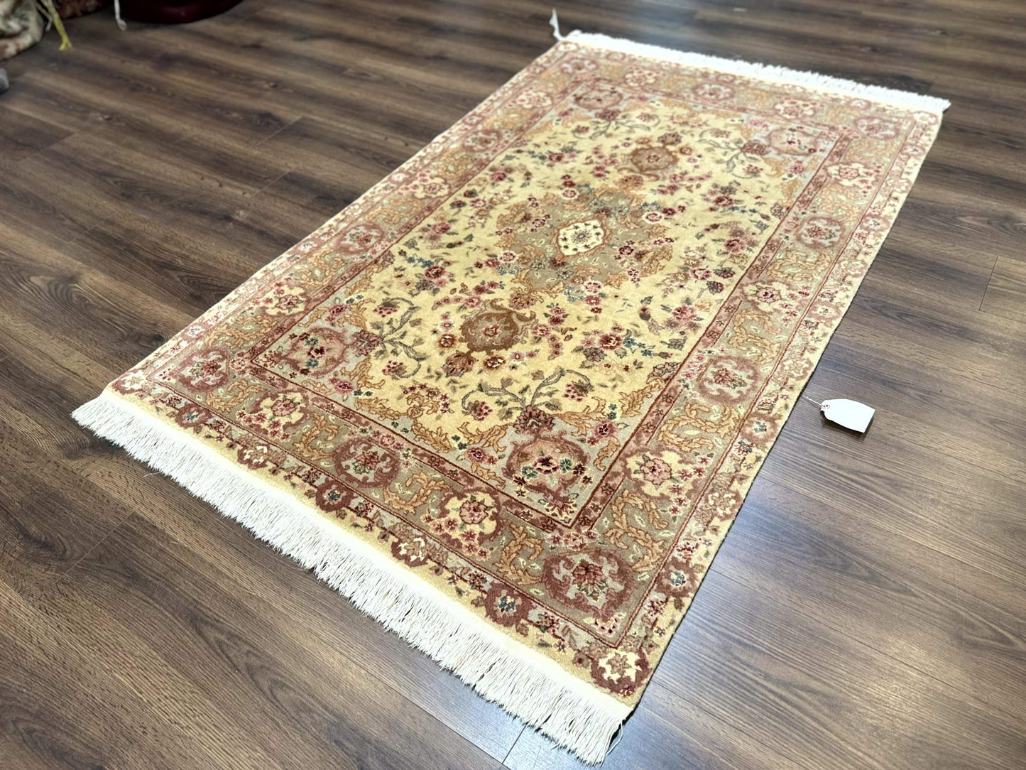 Persian Rug 4x6 Hand Knotted Wool and Silk Highlights 200 KPSI