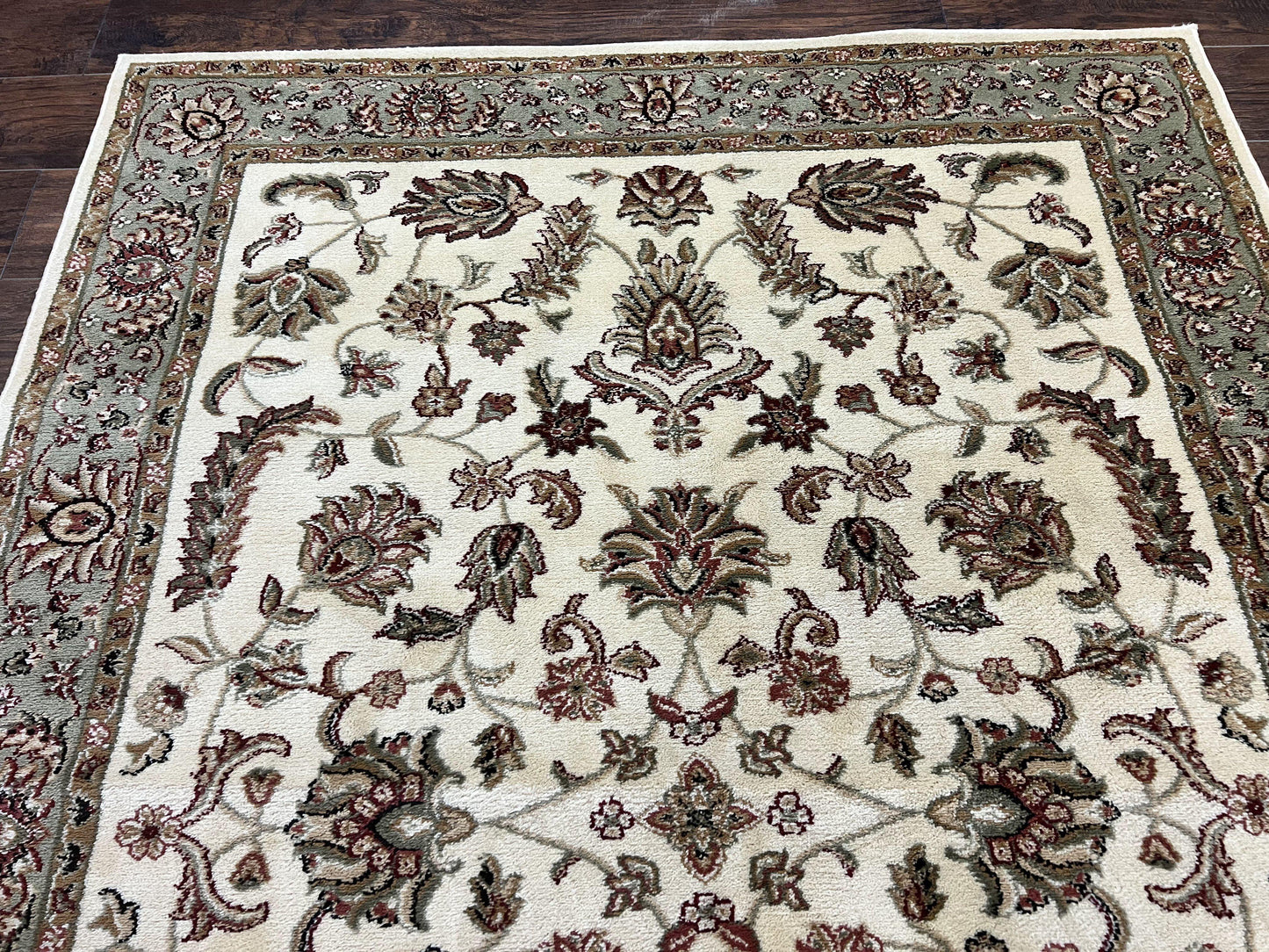 Floral Oriental Rug 5x7 Turkish Power Loomed Carpet With Traditional Design