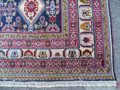 Persian Shiraz Rug Handmade Tribal Pattern
