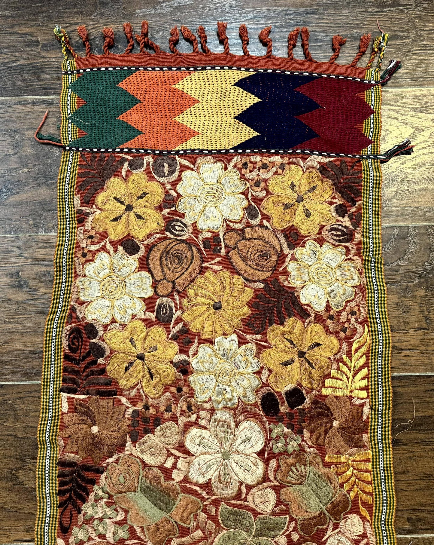 Vintage Table Runner 1.5 x 7.5, Floral