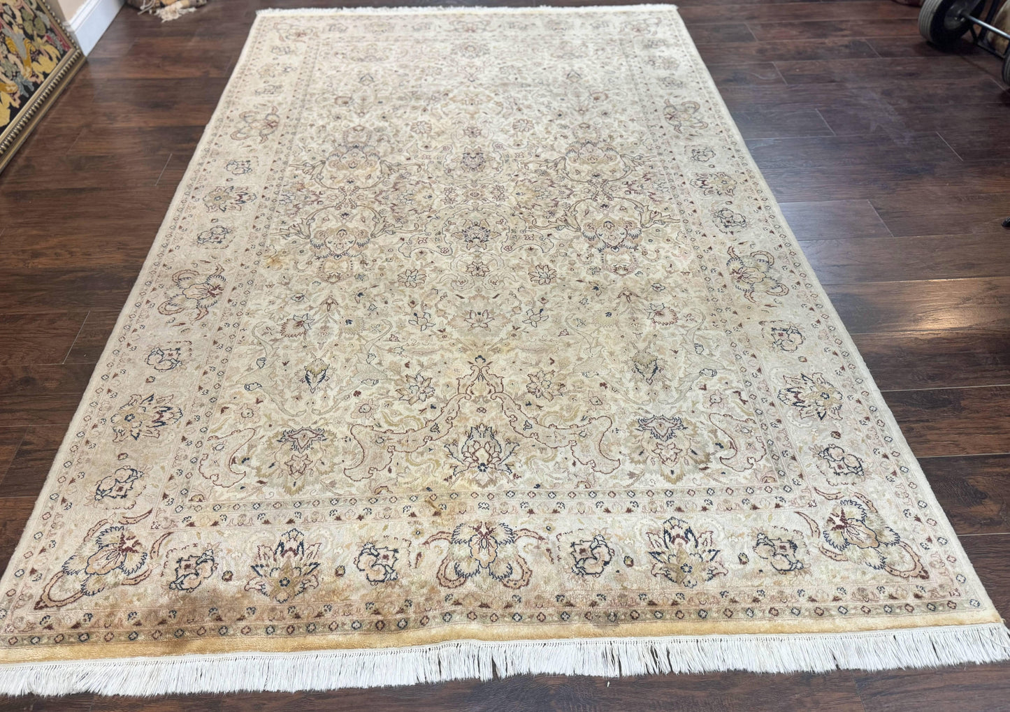 Persian Rug Handmade Wool 6x9 Floral Beige