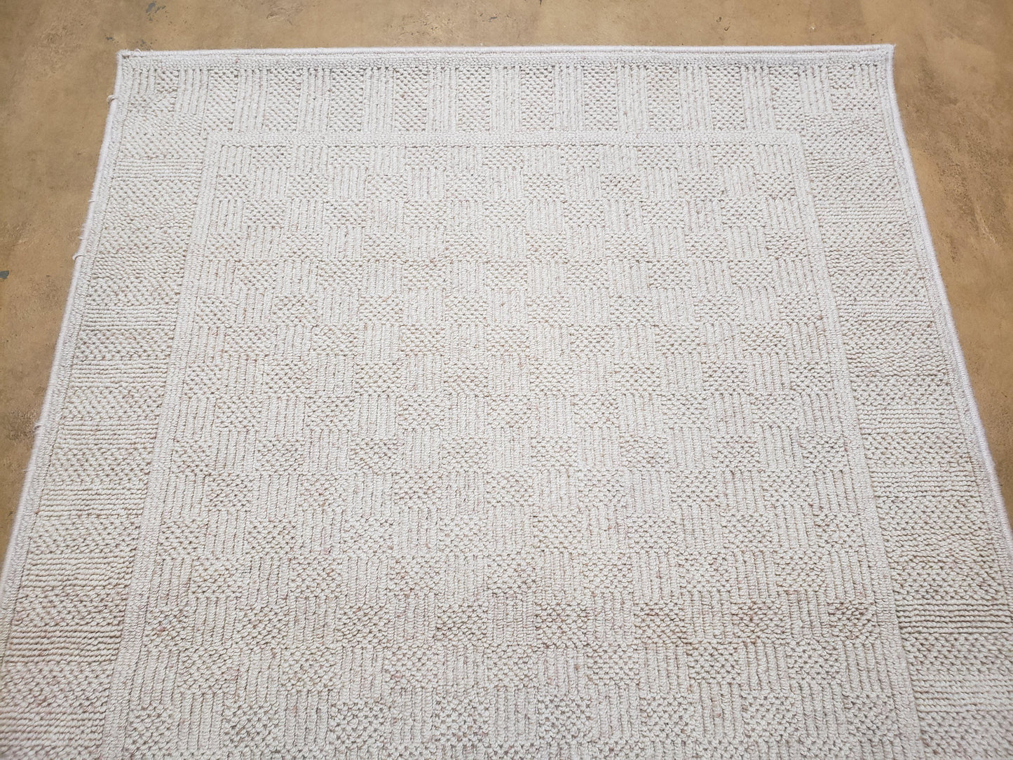 Karastan Chaumiere Rug 3x5 Creme Textured Squares II Pattern Wool Blend