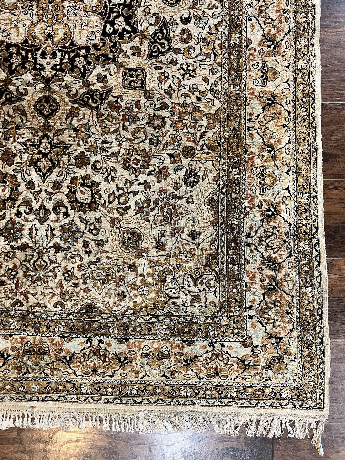 Persian Qum Silk Rug, Floral Medallion, Very Fine 60 Raj 475 KPSI, Handmade Hand Knotted Oriental Carpet, Silk on Silk