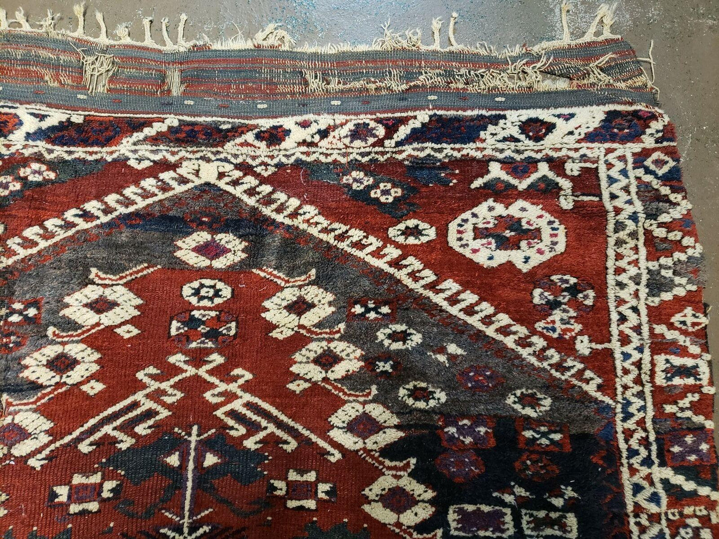 Antique Turkish Rug Bergama Wool Handmade With Vegetable Dyes Medallion Pattern 47 By 52 Inches