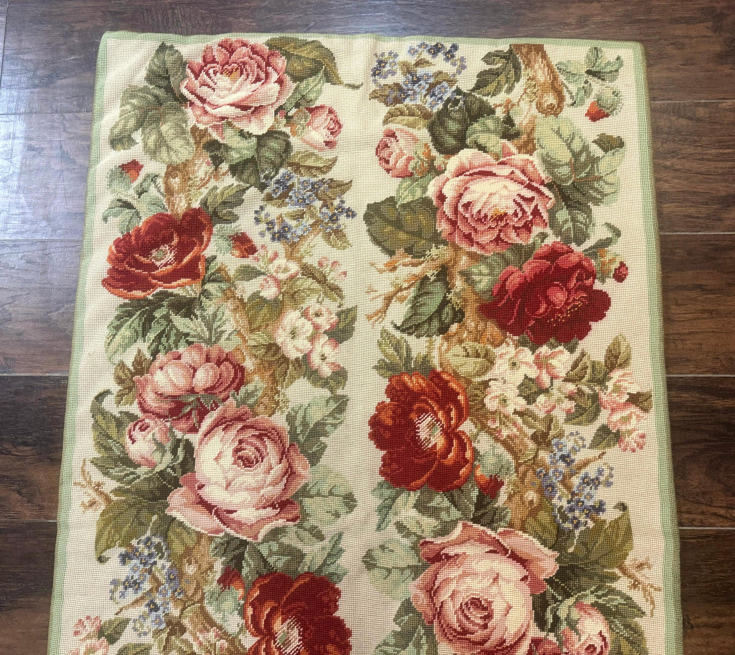 Small Needlepoint Rug 2.8 x 4.7, Floral, Vintage