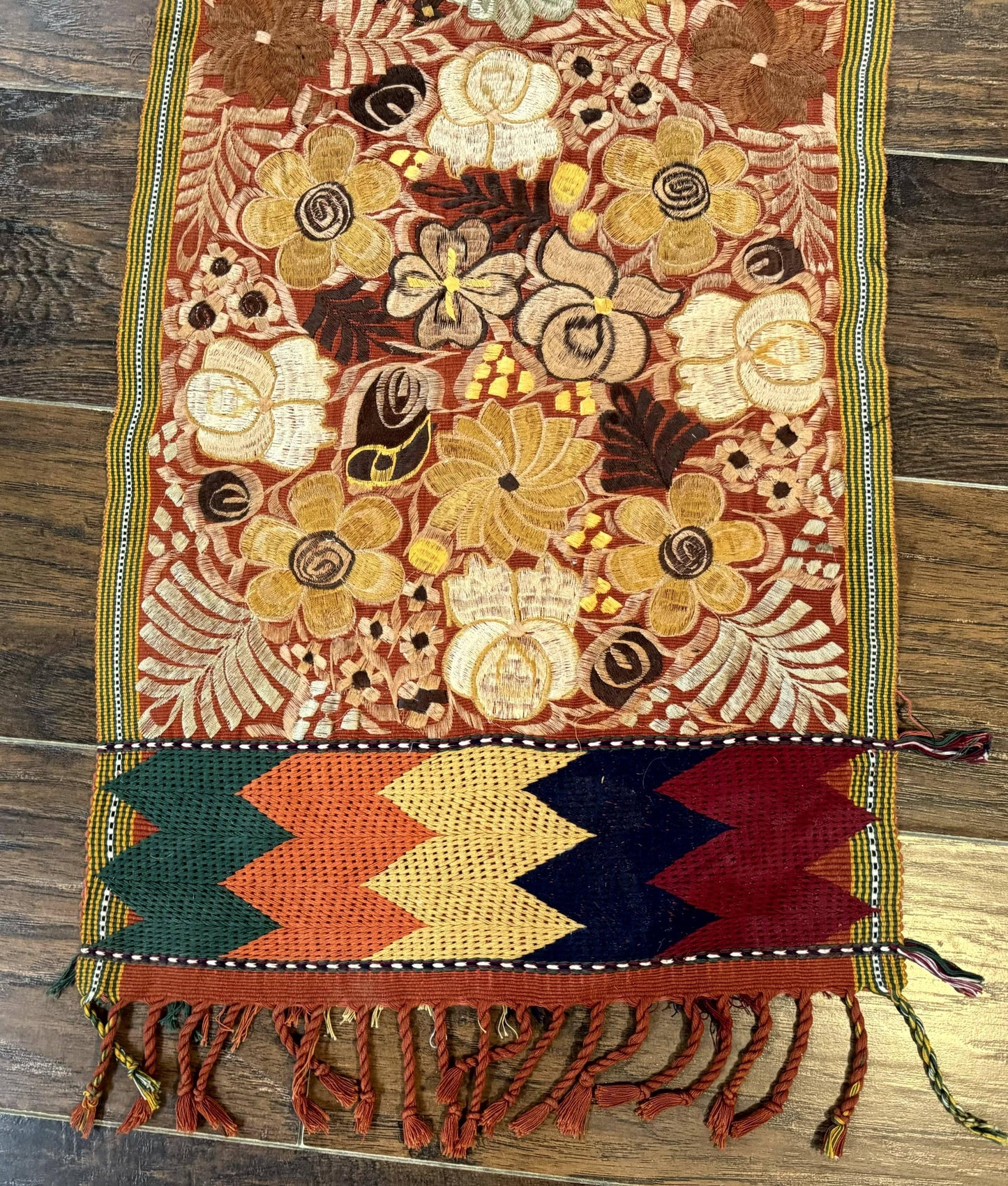 Vintage Table Runner 1.5 x 7.5, Floral