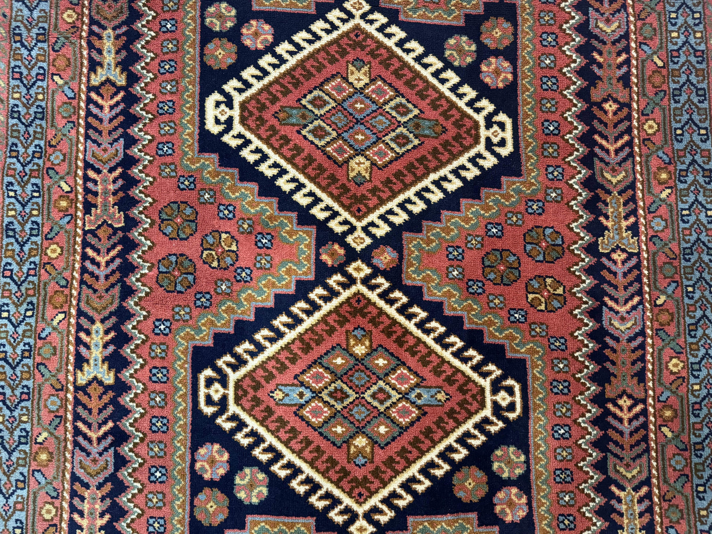 5x7 Persian Tribal Design Rug, Wool, Geometric Medallions, Vintage, Power Loomed