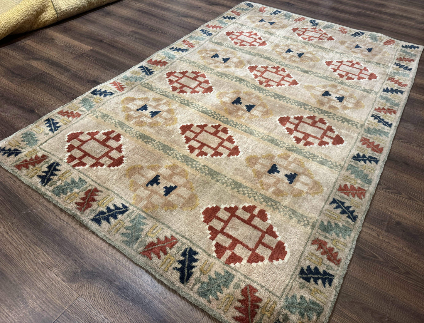 Geometric Design Area Rug 5x8, Beige and Rust Red