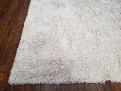 Safavieh Shag Rug 5x8, Pearl White Color, Isaac Mizrachi Shag Collection 5x7 Carpet, High Pile Soft Fluffly Bedroom Rug, Living Room Rug
