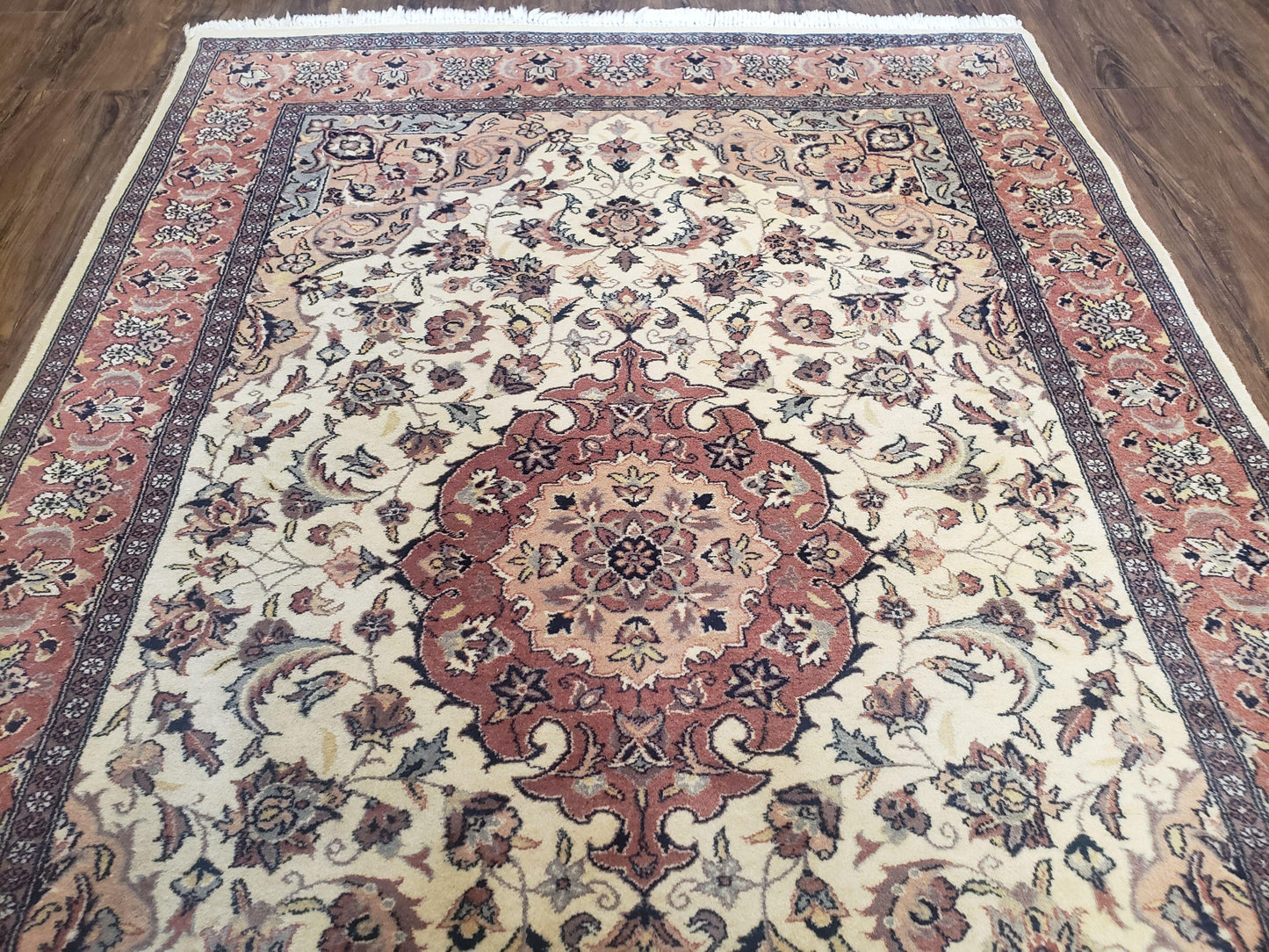 Handmade Pakistani Floral Wool Rug 4x6 Vegetable Dyes Carpet Beige Salmon