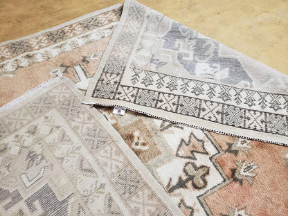 Hand Knotted Moroccan Berber Rug 5x7 Pink Ivory Geometric Medallion Open Field