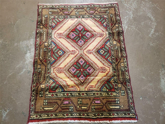 Hand Knotted Persian Rug 2x3 Wool Medallion