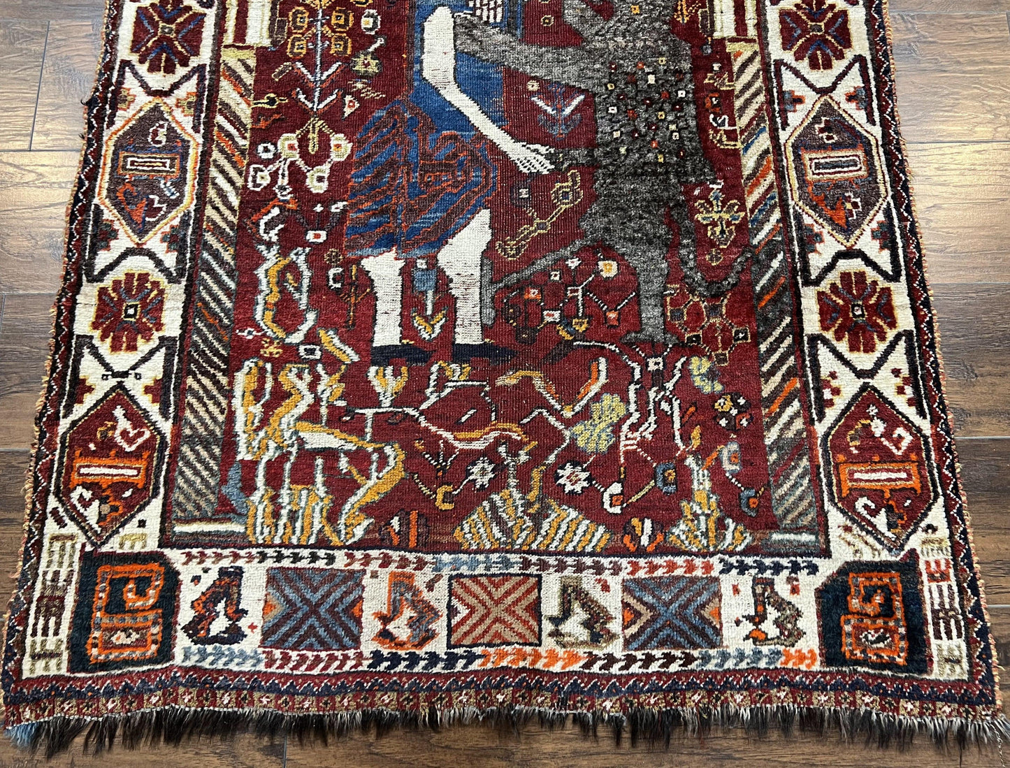 Persian Shiraz Pictorial Rug Antique Handmade Wool Lions Tribal Rug 3.6 by 5