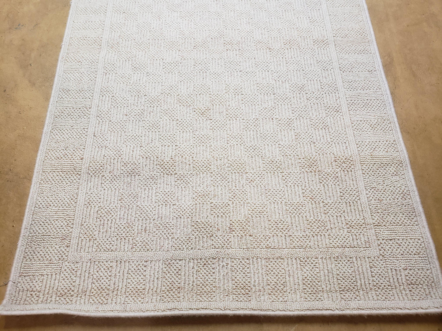 Karastan Chaumiere Rug 3x5 Creme Textured Squares II Pattern Wool Blend