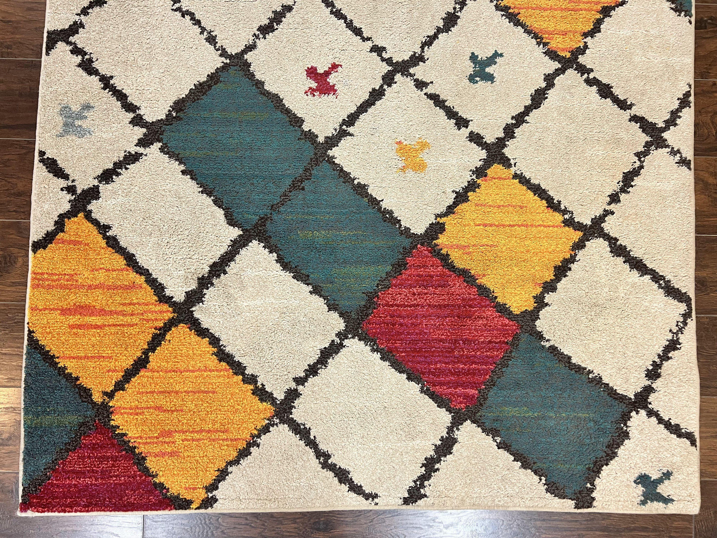 Panel Design Rug 5 x 7.6, Ivory/Beige & Multicolor