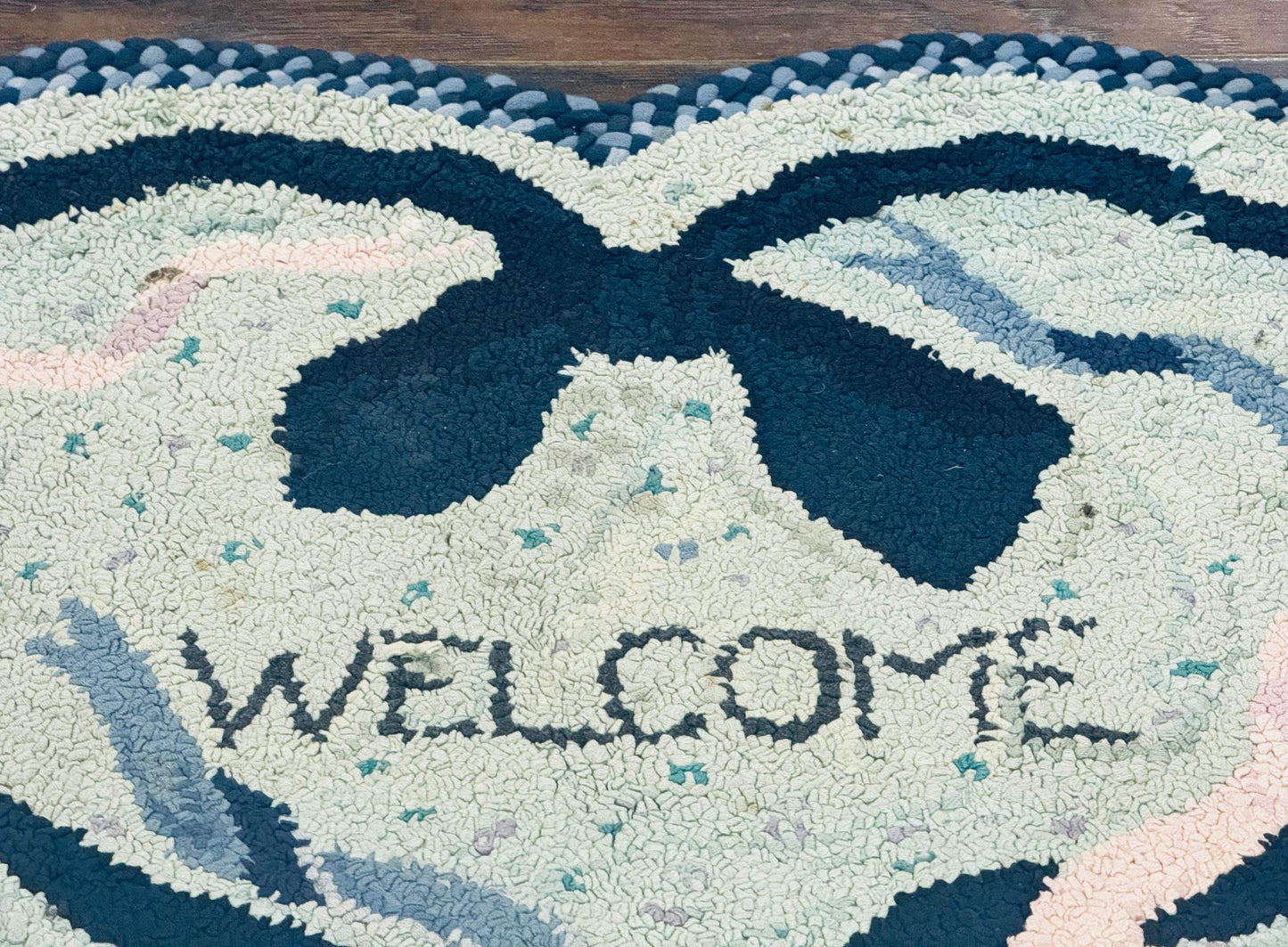 American Hooked Rug Heart Shaped Welcome Mat Vintage Ivory And Blue