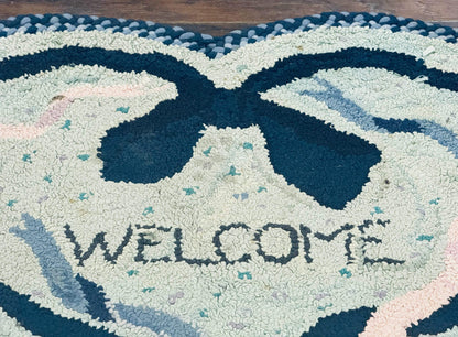 American Hooked Rug Heart Shaped Welcome Mat Vintage Ivory And Blue