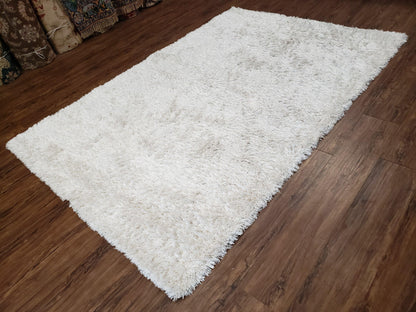 Safavieh Shag Rug 5x8, Pearl White Color, Isaac Mizrachi Shag Collection 5x7 Carpet, High Pile Soft Fluffly Bedroom Rug, Living Room Rug