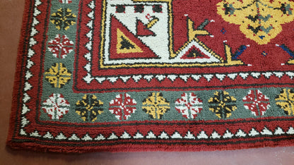 Moroccan Heriz Rug 6x9 Large Central Medallion Red Yellow Blue Colorful Wool Area Rug