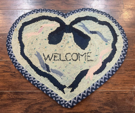 American Hooked Rug Heart Shaped Welcome Mat Vintage Ivory And Blue